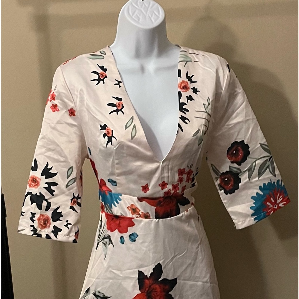 Beautiful floral, print, fit flare atop a champagne background (L)